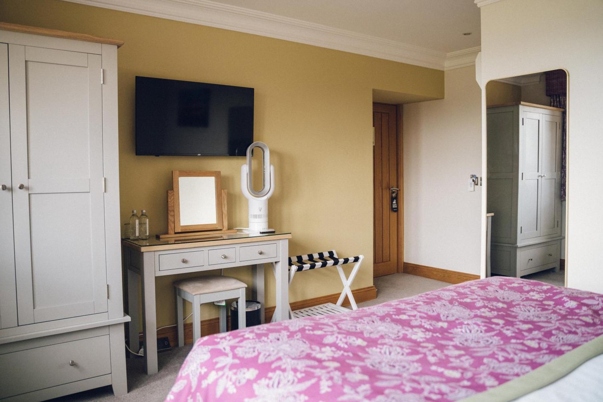 The Manor Boutique Hotel Restaurant And Bar Conwy Buitenkant foto